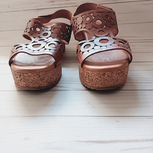 Unity In Diversity| Fanny Wedge Sandal EU 41/US 10 Brown Leather Circular Cutout - Picture 12 of 15